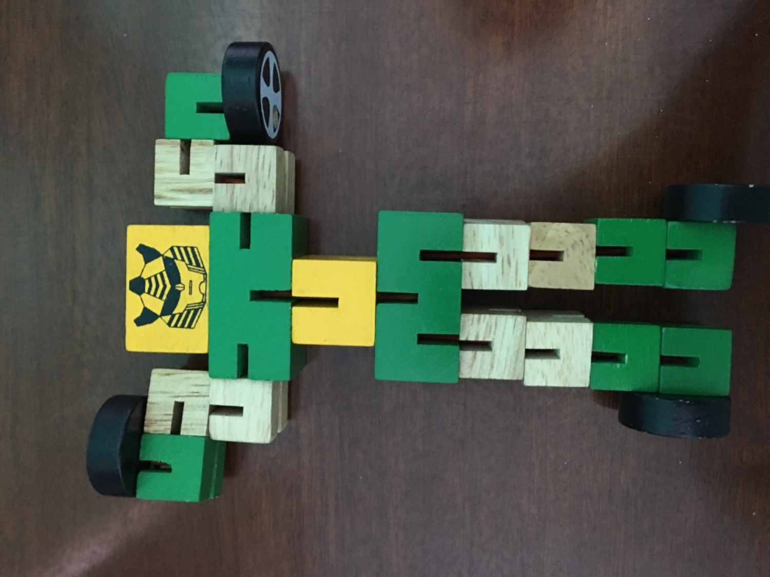 Sản phẩm ok. Bé trai 13 tuổi nhà tôi rất thích. Các bé chuyền tay nhau để chơi. Cám ơn nhà Thiết kế và sản xuất