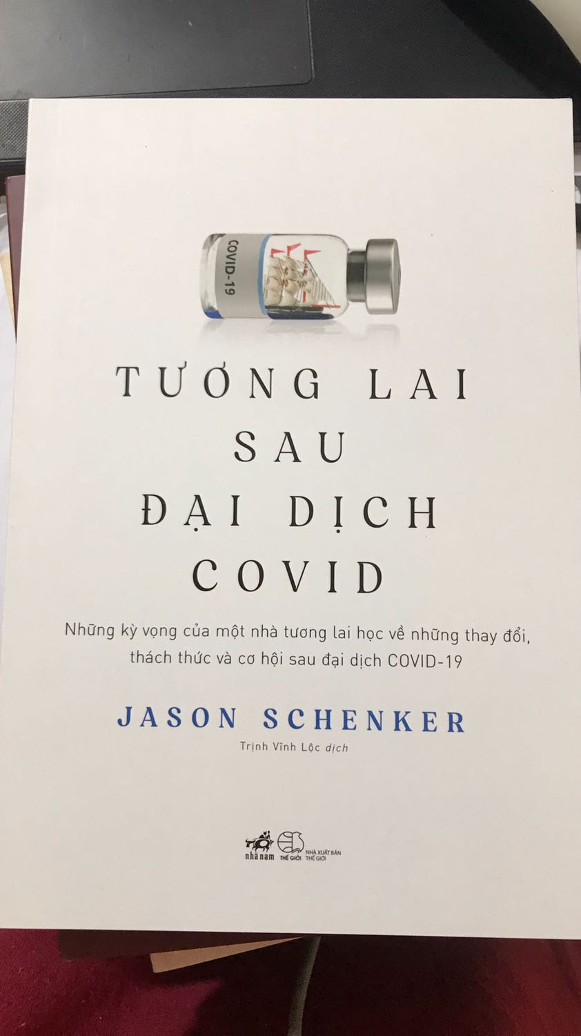 Thực chất đây là một cuốn sách không hay quá cho lắm vì nó viết không được chi tiết, hơn nữa lại trích từ nhiều nguồn báo giống bài research svien ấy. Nhưng giấy in rồi giao hàng rất tuyệt nên mình vote 5 sao, vừa chiều hôm qua đặt hôm nay có luôn rồi ạ. Ai thích đọc tò mò thì mua về thui