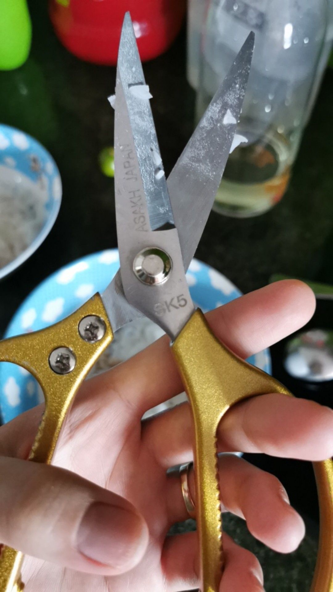 Đã nhận được hàng dịch nhưng vẫn giao hàng khá nhanh. Kéo nặng,cầm chắc tay, kha ưng kéo này, cắt thịt rất ngọt nha Đã nhận được hàng dịch nhưng vẫn giao hàng khá nhanh. Kéo nặng,cầm chắc tay, kha ưng kéo này, cắt thịt rất ngọt nha