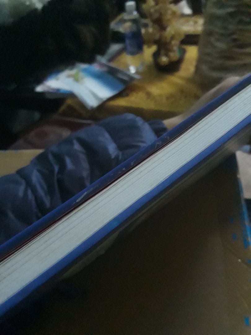 sách bìa cứng ok nhưng giấy bên trong tệ và cũ. không đc bọc bookcare. đề nghị tiki xem lại vấn đề này.