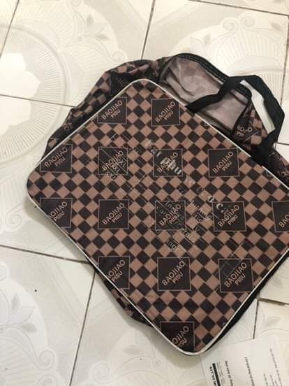 Mình mua bạt cho xe Xpander. Lúc đầu khi nhận hàng cảm thấy hơi nghi ngờ vì lớp vải bên trong khá mỏng. Tuy nhiên *** nước không bị thấm. nóng nắng củng ok nữa. Shop rất nhiệt tình khẳng định hàng tốt trong tầm giá nên cho shop 5 sao. 
Nếu bền sẽ ủng hộ shop tiếp.