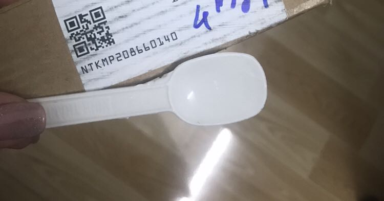 Giao cho 1 cái muỗng nhựa. Thật tình cờ và thật bất ngờ, shop buôn bán hài hước ghê. Tiki báo sẽ khoá shop cảnh cáo mà giờ shop vẫn còn hoạt động. Tôi không hiểu