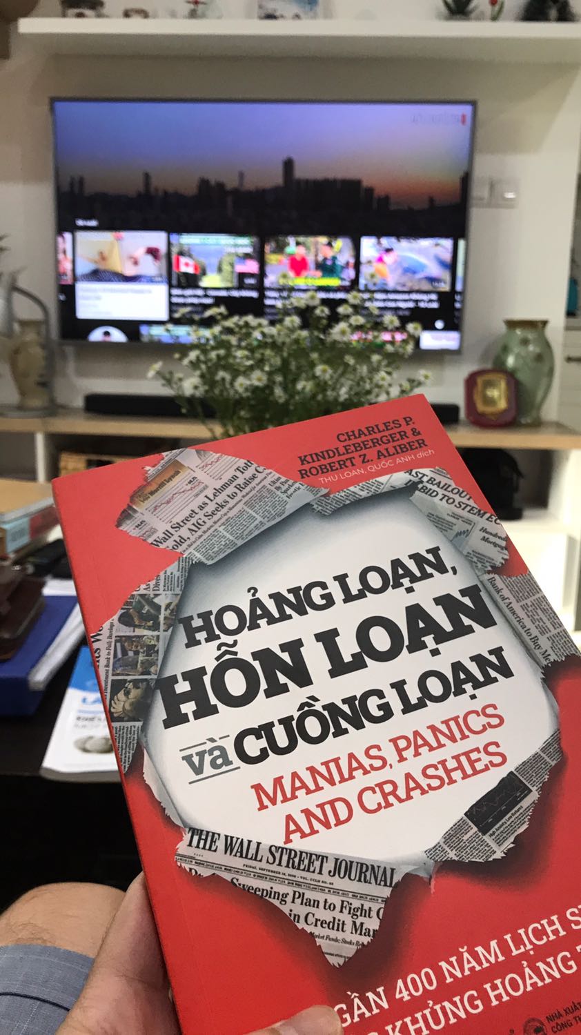 Cuốn sách cung cấp cho chúng ta những lời giải cho các cuộc khủng hoảng hiện nay rút ra từ các bài học trong lịch sử. Khủng hoảng, hoảng loạn, hỗn loạn hay cuồng loạn về góc nhìn tích cực sẽ cho chúng ta nhận thức những cơ hội chứ không chỉ đơn thuần là những thất bại thảm hại mà thôi.