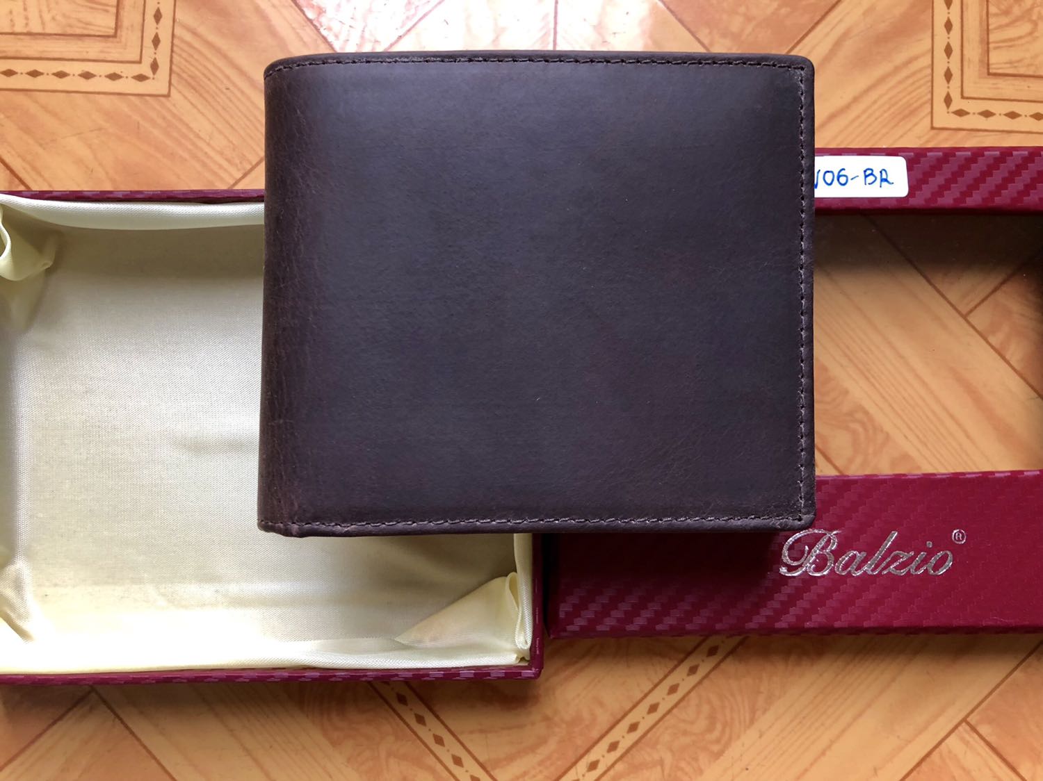 kiểu đơn giản, màu lạ