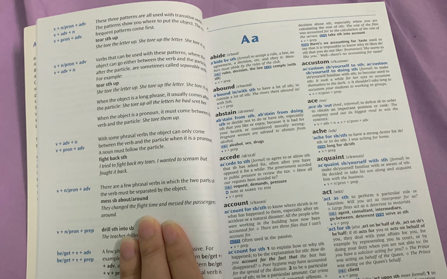 Giao trong 3 ngày, sách có lớp màng co mình đã tháo trước. Đẹp, hài lòng. Chữ bên trong trình bày thích mắt, có vài topic và bài tập.