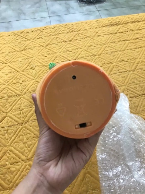 Sản phẩm chắc chắn, bé nhà rất thích , có rất nhiều bài hát hay và ý nghĩa . Tính năng nhái lại tiếng nói cũng rất hay. Nên mua về cho bé đỡ đòi điện thoại