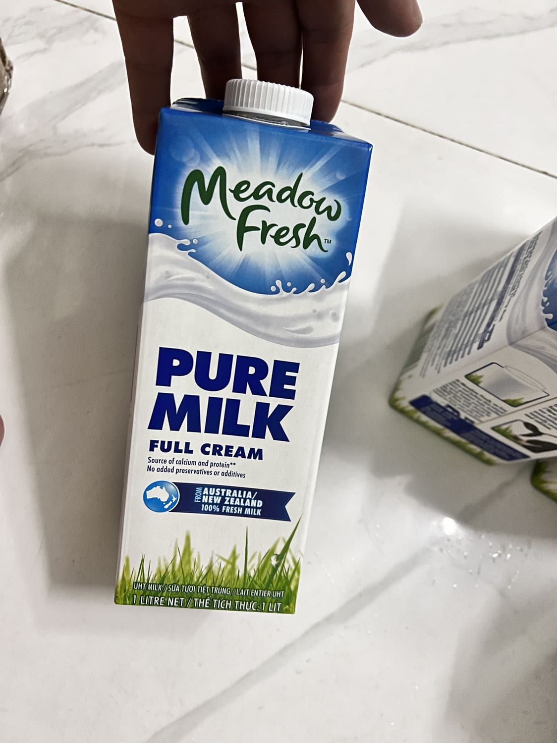 Giao nhanh, date mới, thùng còn nguyên, đc đóng gói kỹ, thùng giao tới còn nguyên, đc quấn màng bên ngoài nên trời mưa lớn vẫn k bị sao, giá 430k thùng