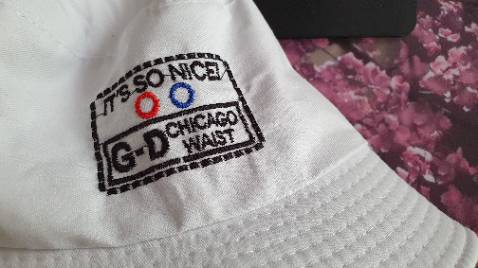 Cầm tay thấy vải hơi mỏng, không được mềm lắm
Về cơ bản thì ok :) Cầm tay thấy vải hơi mỏng, không được mềm lắm
Về cơ bản thì ok :)