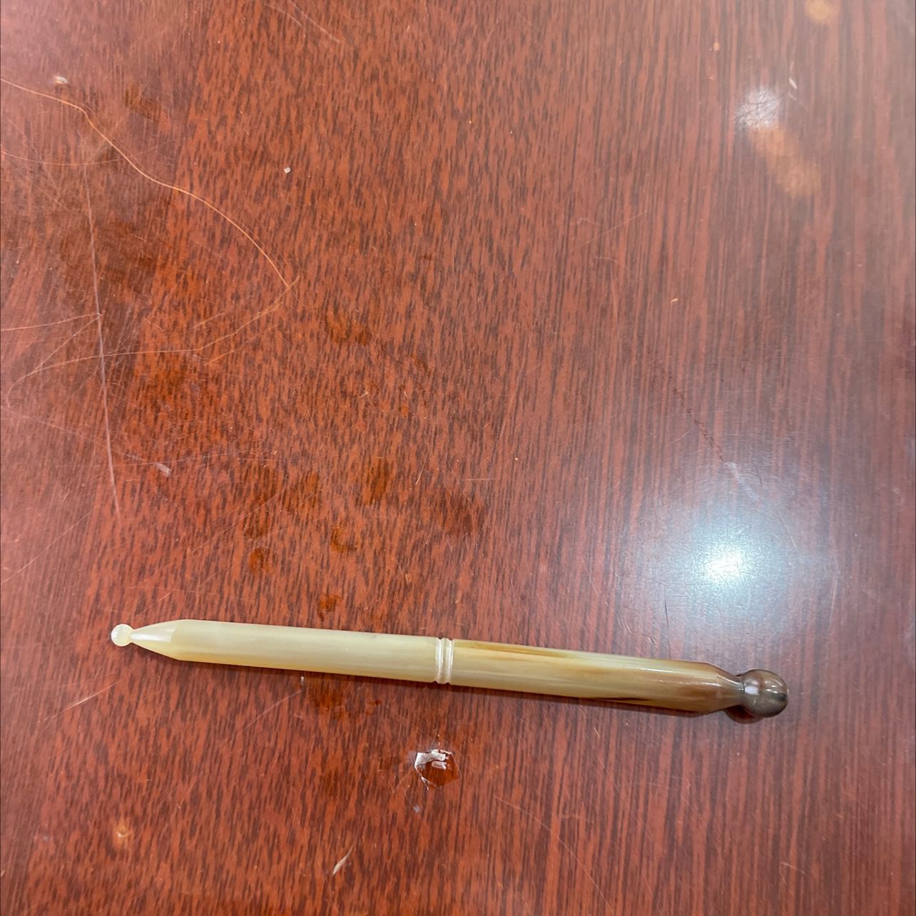 Rất tệ,dính keo không chùi ra được nhìn rất xấu