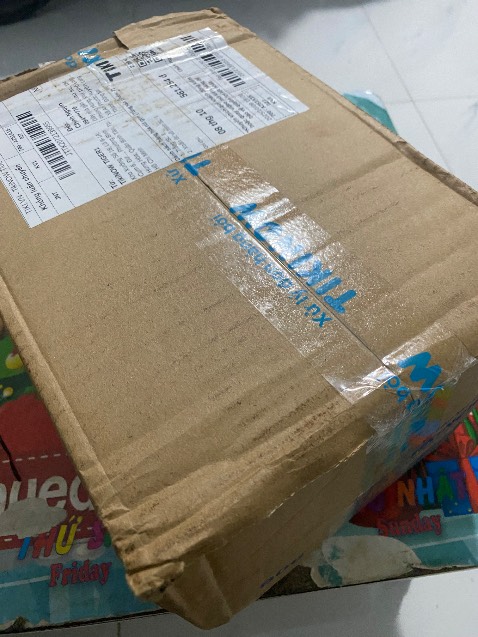 Shipper giao hàng nhanh
Sách được bao bọc cẩn thận 
Sách khá mỏng, khoảng 100 trang nên mình đọc khá nhanh