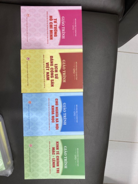 giao nhanh, sách mới tốt, rẻ hơn so với mua ngoài nhà sách