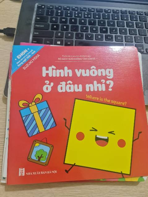 Sách giao không đúng với mô tả chi tiết của combo =>> Ko phù hợp với tuổi của bé.