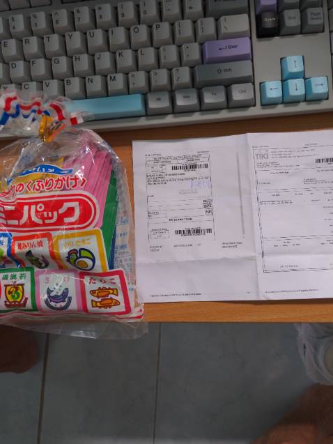 Quá thất vọng, đặt Bánh khít trà xanh, nhưng giao 1 bịch gia vị rắc cơm, xem hình. 
Vui lòng giải quyết.