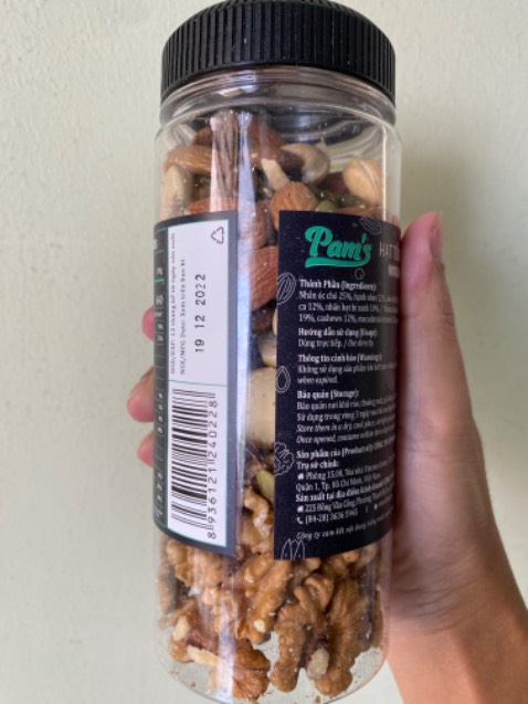 Sản phẩm được đóng gói khá kỹ, có đủ hàng tặng kèm, tất cả đều có date xa. Chất lượng khá tốt, nhưng chưa đánh giá được để lâu có lên dầu hay không.