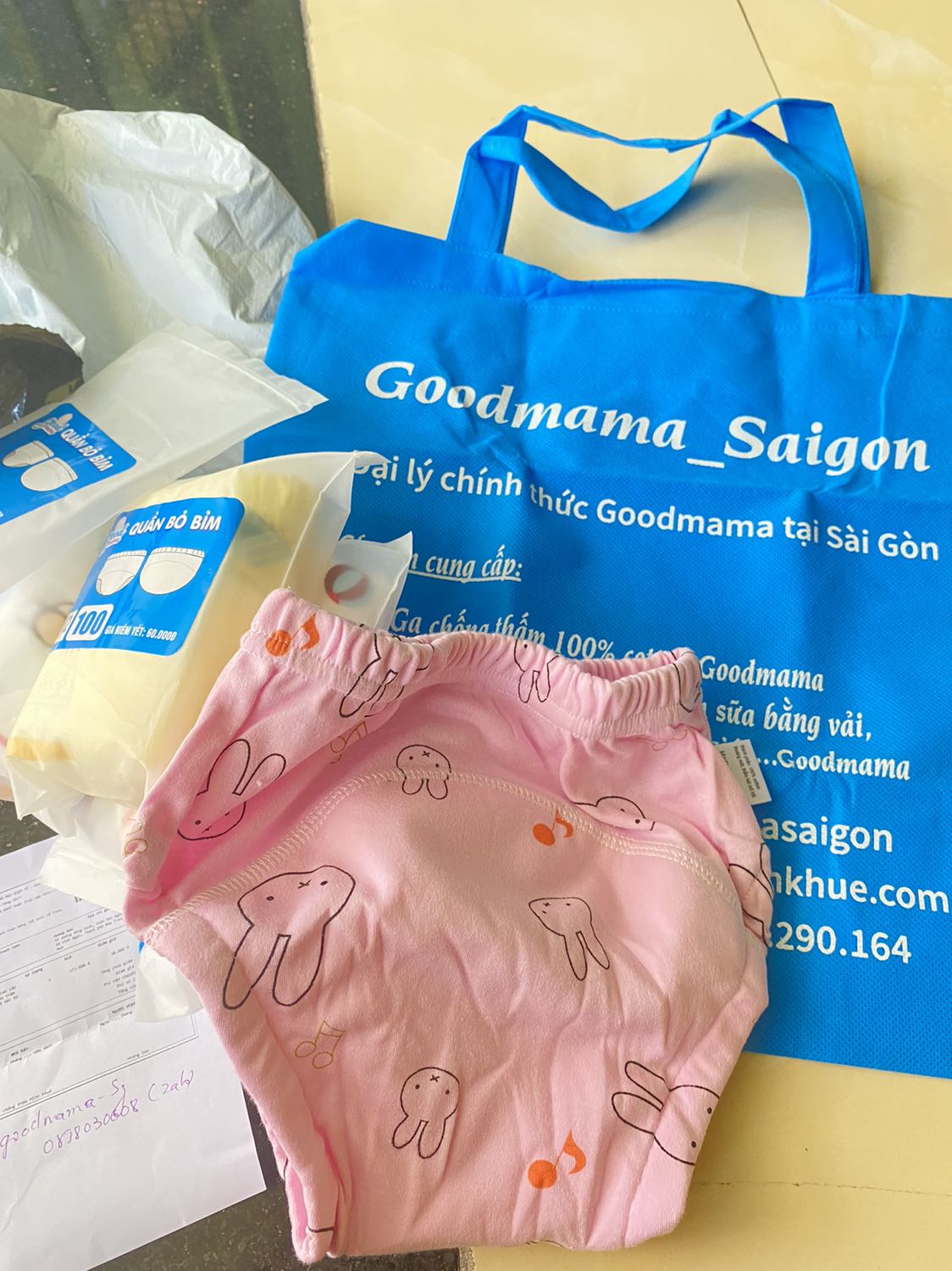 Sản phẩm như mong đợi, có quà tặng cái túi xách nữa . Tks shop nhé