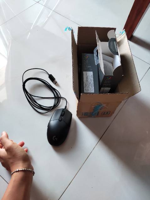 Giao hàng nhanh hơn 2 ngày dự kiến. 
Hàng được dán lưu ý "dễ vỡ" bên ngoài nên hộp được giao tới còn nguyên vẹn.
Sản phẩm tốt như giá tiền.
Rất hài lòng Giao hàng nhanh hơn 2 ngày dự kiến. 
Hàng được dán lưu ý "dễ vỡ" bên ngoài nên hộp được giao tới còn nguyên vẹn.
Sản phẩm tốt như giá tiền.
Rất hài lòng