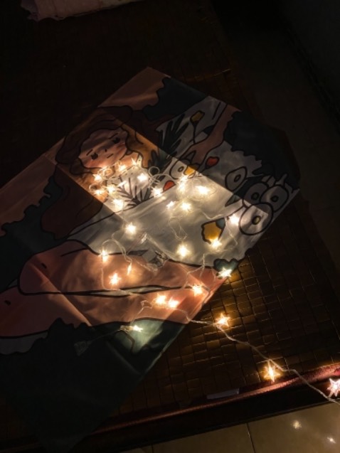 Đèn sáng xinh lung linh. Note cho bạn nào có ý định mua thì đèn này cắm điện nha ko phải loại xài pin.