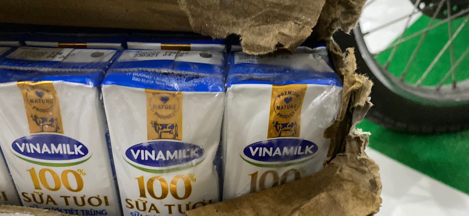 Ko thể chấp nhận dc quy cách đóng gói, thùng sữa nặng ko bọc chống sốc chống vỡ, sữa vỡ be bét , bốc cả mùi. Nếu ko giao dc hàng thì đừng có nhận đơn