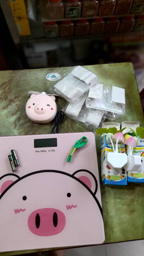 Dùng rất tốt rất đẹp nhưng có 1 cái bị lỗi .mong sop thử trc khi giao hàng 
Hàng đẹp giao nhanh và rất cẩn thận