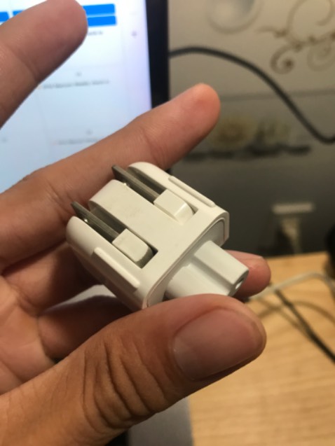 Mới sử dụng 2 3 tháng là bị cháy adapter, yêu cầu shop đổi cho em nha