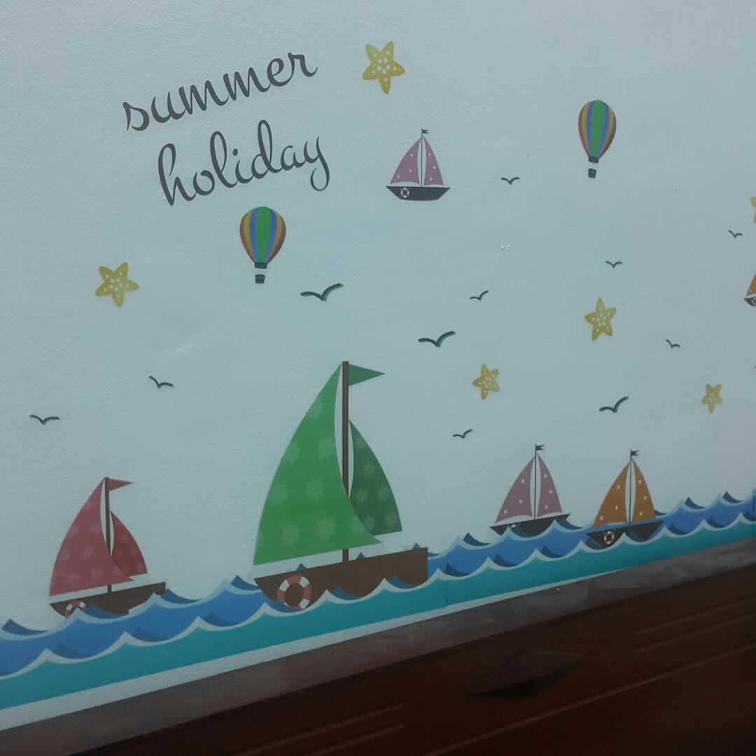 Anh shipper giao hàng cực kỳ dễ mến. sản phẩm chất lượng tốt. màu sắc kiểu mẫu như hình. dán đầu giường cực kỳ dễ thương.