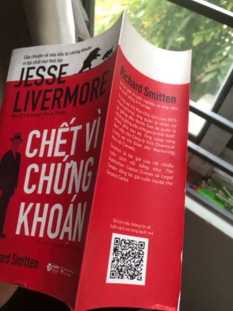 mới mua về dỡ ra xem đã thấy là sách cũ bị cong bìa và bị mốc mong shop rút kinh nghiệm