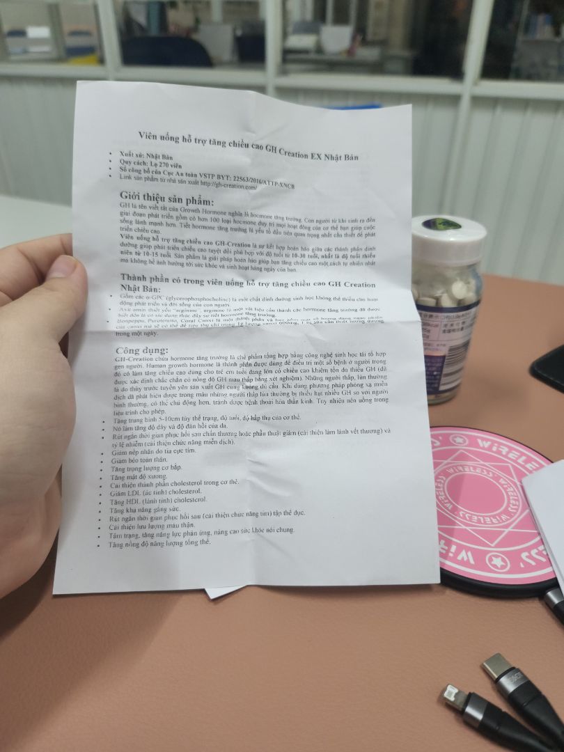 Mình đánh giá 4 sao cho việc đóng gói vì sp trong chai mà không bao chống sốc rất dễ bị bể khi vận chuyển. Về chất lượng sp thì để sd thời gian mới biết đượcc, mình cũng 27t rồi nên cũng k hy vọng nhiều, chỉ mong xương cốt thêm chắc chắn là được, đã sử dụng 2  ngày nay nhưng không bị phản ứng đau đầu chóng mặt như nhiều người phản ánh!