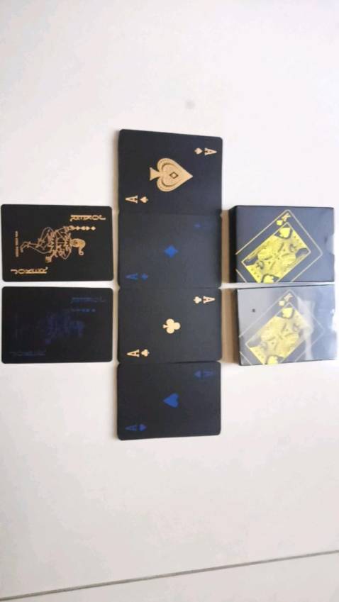 Sản phẩm tốt, đẹp. Số lượng đã đúng chưa biết chất lượng ra sao, shop phục vụ tốt, 5 sao nha😀 săn phẩm rất xịn xò - cầm thấy cứng cáp nhưng vẫn có độ dẻo nhất định, chơi bài giấy nhiều nó nhanh cũ lắm chơi bài này thoải mái không bị thấm nước nên dùng cũng rất ổn!! có thể để dưới nước ko bị làm sao!! 

cho 5 sao nhá