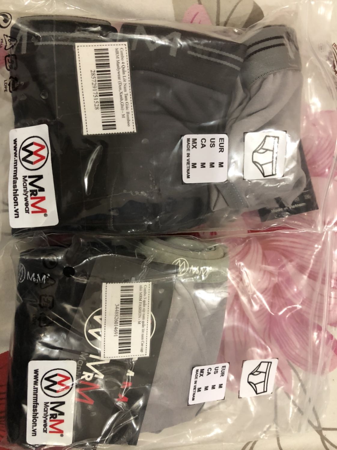 Mình mua 2 combo khác nhau đều size M, mà kích thước chênh nhau quá nhiều (gập đôi quần lại mình đo chênh lệch hơn 3cm, tức lưng chênh nhau 6 - 7cm). Size M bên combo Bamboo 4 quần thì chuẩn, size M bên này khá rộng. Lựa hàng tốt được đánh giá cao để mua cho ngừ iêu mà ri đây. hichic Mình mua 2 combo khác nhau đều size M, mà kích thước chênh nhau quá nhiều (gập đôi quần lại mình đo chênh lệch hơn 3cm, tức lưng chênh nhau 6 - 7cm). Size M bên combo Bamboo 4 quần thì chuẩn, size M bên này khá rộng. Lựa hàng tốt được đánh giá cao để mua cho ngừ iêu mà ri đây. hichic