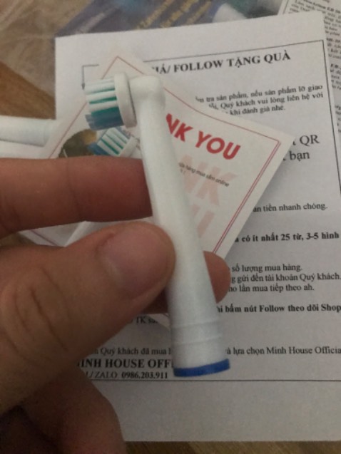 “có vô vàn sự lựa chọn trong hàng triệu cửa hàng mua sắm online, Cảm ơn quý khách đã chọn chúng tôi”!
đó là dòng chữ đầu tiên đọc được khi unbox kiện hàng của shop - cảm thấy shop làm việc rất có tâm  dù chỉ là sản phẩm không có giá trị cao nhưng rõ ràng chất lượng phục vụ của shop rất tốt, đó là cảm nghĩ của tôi khi nhận được hàng!
#cảm ơn cây bút mà shop tặng kèm nhé!!! many thanks