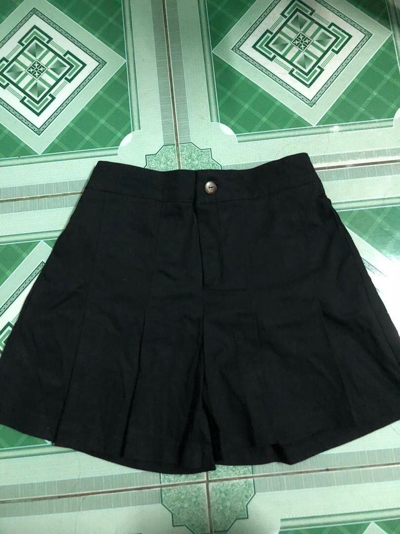 Quần rất đẹp , vải dày dặn , đường may đẹp , shop hỗ trợ rất nhiệt tình , sẽ ủng hộ shop dài dài 😘😘😘