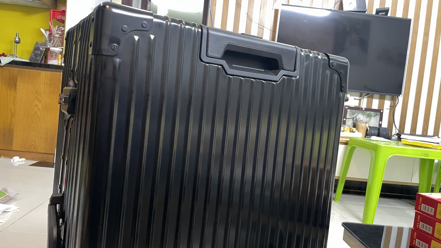 Hàng giao nhanh, chất lượng oke đó, ko có mác dập nổi như các hàng xịn xò khác, nói chung vẫn rất tốt Hàng giao nhanh, chất lượng oke đó, ko có mác dập nổi như các hàng xịn xò khác, nói chung vẫn rất tốt