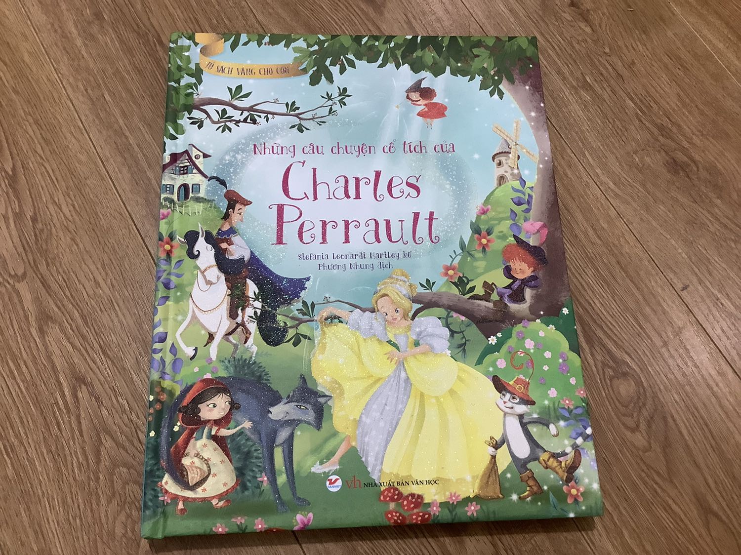 Sách đẹp, làm quà tặng thì rất sang chảnh, sách bìa cứng đẹp