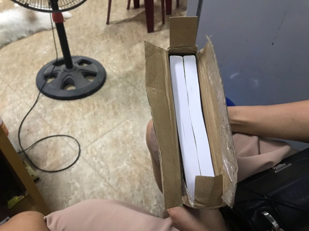 mình mua 3 sp, trả tiền 3 sp. nhưng shop giao có 2 cuốn sách. shop liên hệ sớm cho mình để giải quyết đi nhé