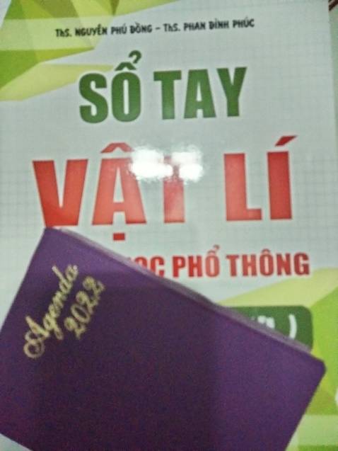 Giao hàng nhanh, đóng gói kĩ, có quà tặng kèm, có phần lưu ý về lý thuyết và bài tập. Nói chung là tốt.