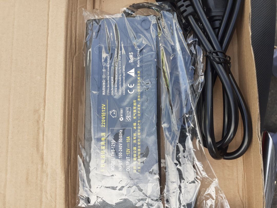 shop đóng gói hàng nhanh,gon,vận chuyển nhanh.hàng đúng thương hiệu.máy hoạt động tốt .độ bền còn chờ thời gian. lưu ý anh em nào mua máy bơm này về muốn sử dụng điện nhà 220v bơm xe 2 bánh phải mua thêm adacter 220v xuống12v ,10a đầu tẩu thuốc , thì mới cắm điện nhà bơm xe 2 bánh được