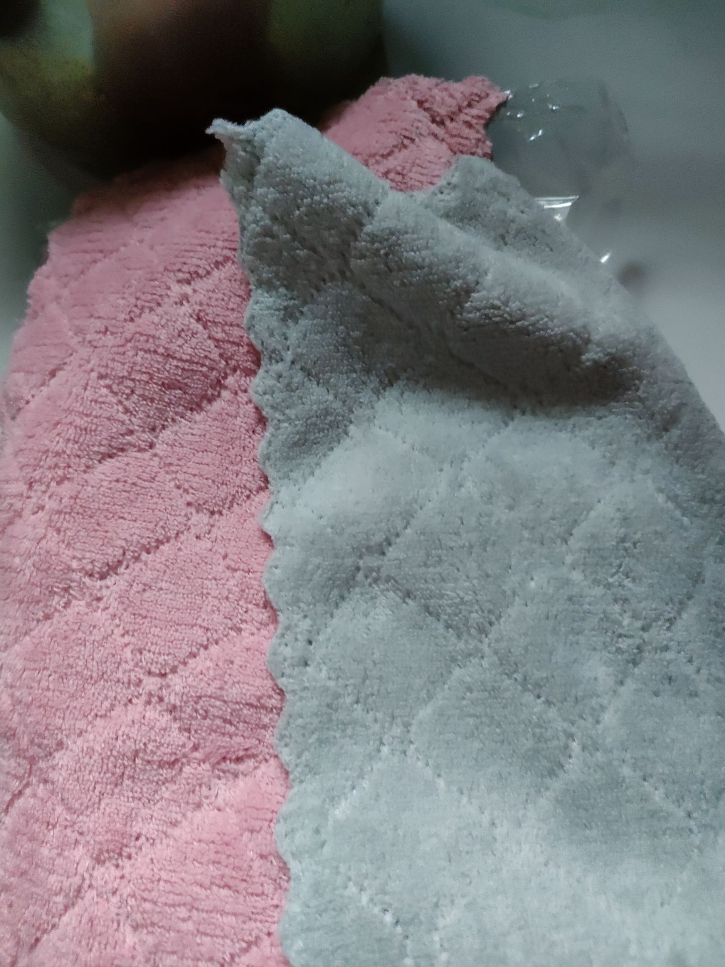 bé rất thích.khăn thì rẻ hơn so với nhiều shop khác