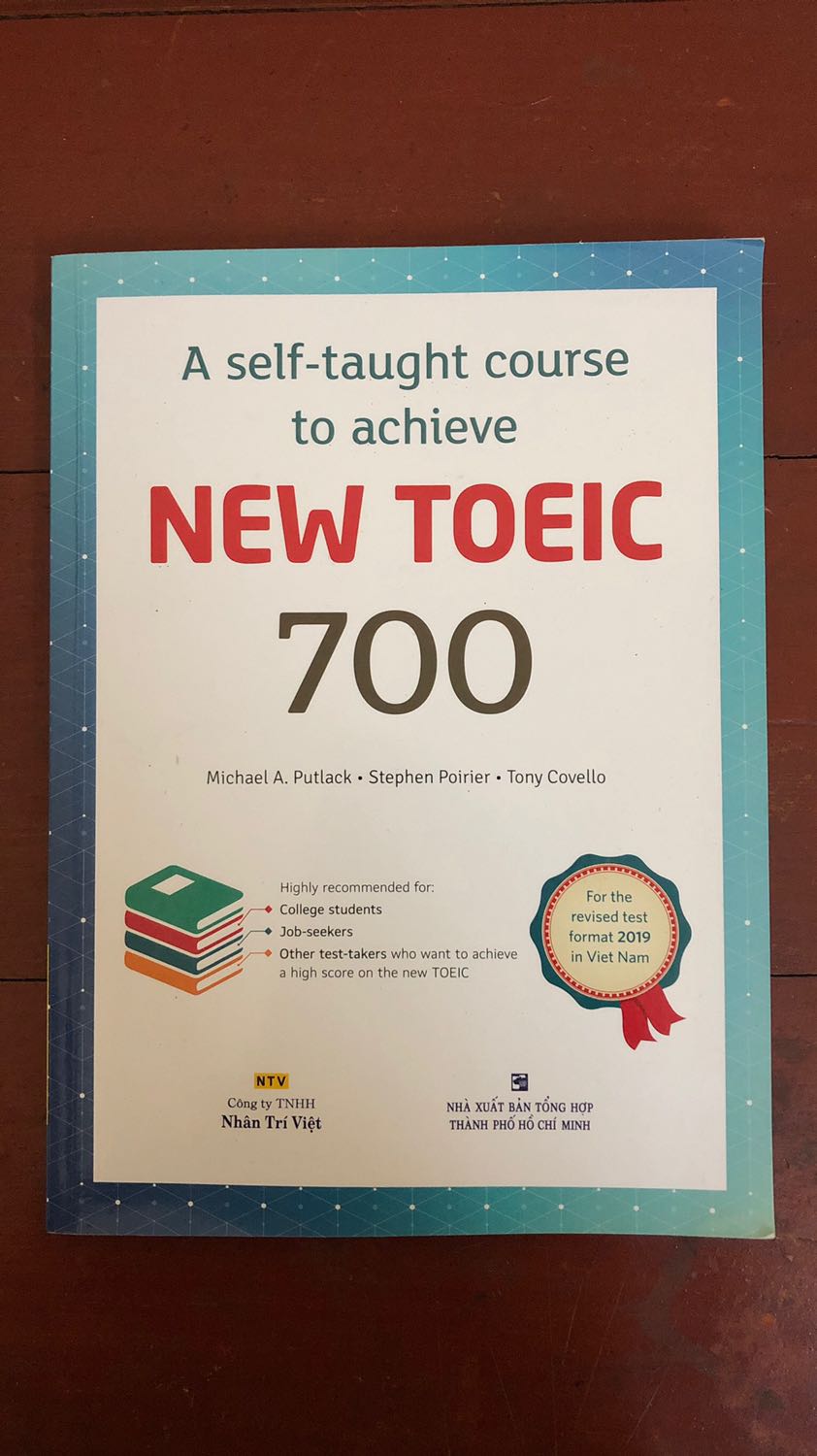 Về mặt hình thức: sách có giấy tốt, chất lượng in tốt. Về mặt nội dung: rất đa dạng và sát vs đề thi để đạt được mục tiêu mong muốn của người đọc.