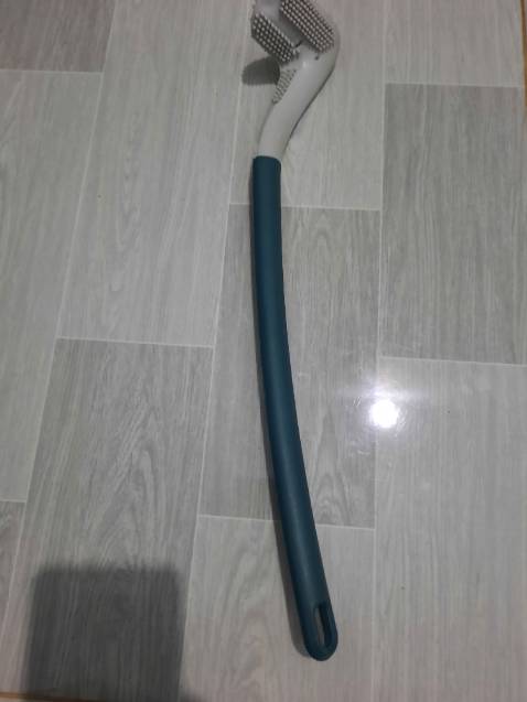 Shop giao hàng không đúng mẫu, chỉ mỗi cây cọ không có giá để như quảng cáo