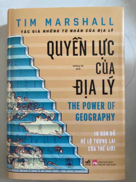 Cùng với cuốn TÙ NHÂN CỦA ĐỊA LÝ, cuốn QUYỀN LỰC CỦA ĐỊA LÝ cũng là một tác phẩm của Tim Marshall, một tác giả nổi tiếng về chuyên đề lịch sử, địa chính trị. Rất đáng đọc 2 tác phẩm này các bạn ạ!