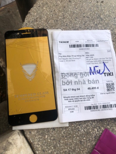 Giao hàng bị bể như này ai chấp nhận được