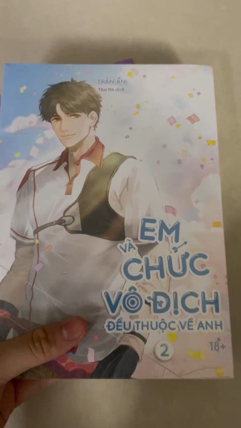 Sách giao về có chống sốc đàng hoàng, giao cực nhanh có điều lúc khui ra thì seal cx bị rách ở dưới rùi🥲