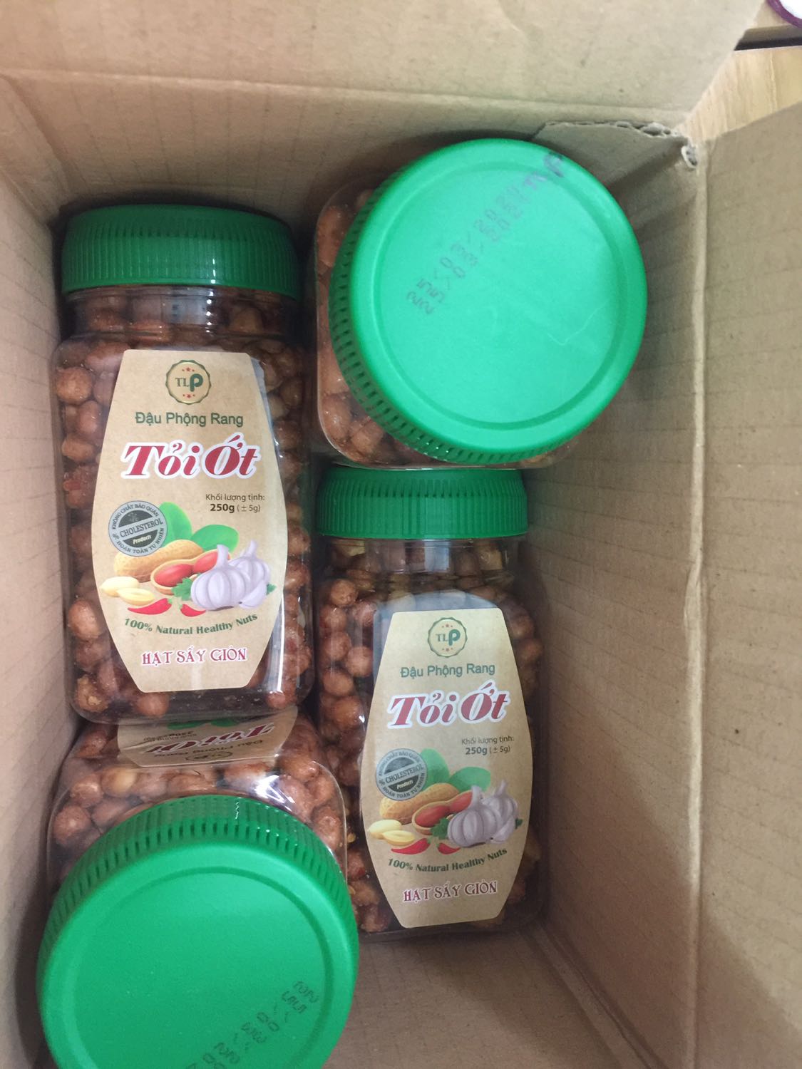 Mình đặt trưa qua và sáng nay đã có hàng, ấn tượng đầu tiên khi nhận hàng là cách đóng thùng và sắp xếp cực kỳ đẹp mắt, còn chất lượng thì theo khẩu vị mình là nó vừa ăn với tại mình thích cay nên thấy thiếu vị cay ạ.