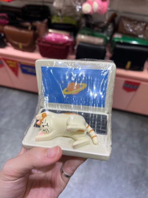 Hình ảnh khum liên quan, mua hộ chồng ạ, chồng bảo xài oke, đúng size hơn loại tam giác cùng hãng