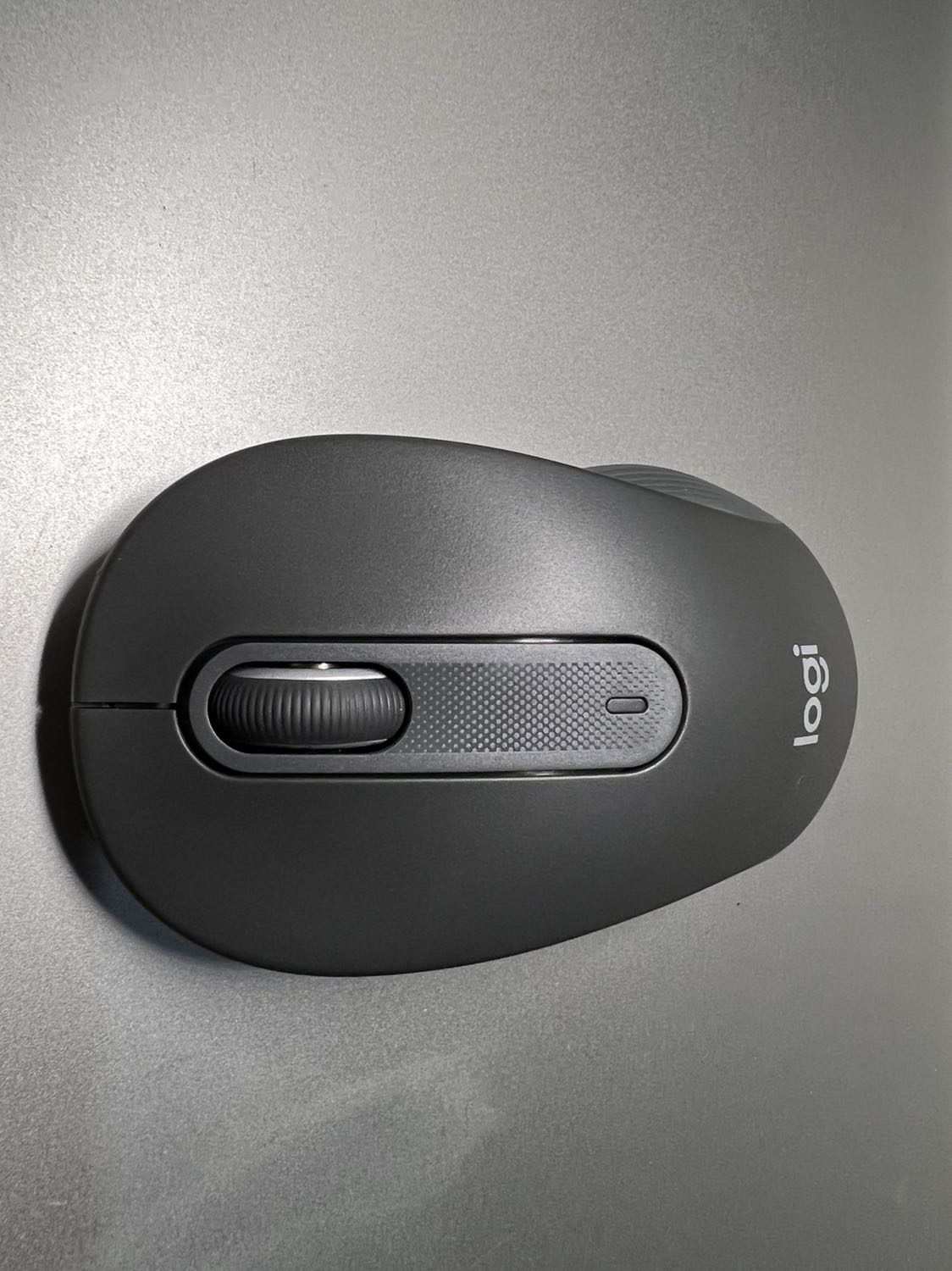 Chuột xài đầm tay và không mỏi, có thể tải app để tuỳ chỉnh chuột
Giao hàng nhanh và cẩn thận