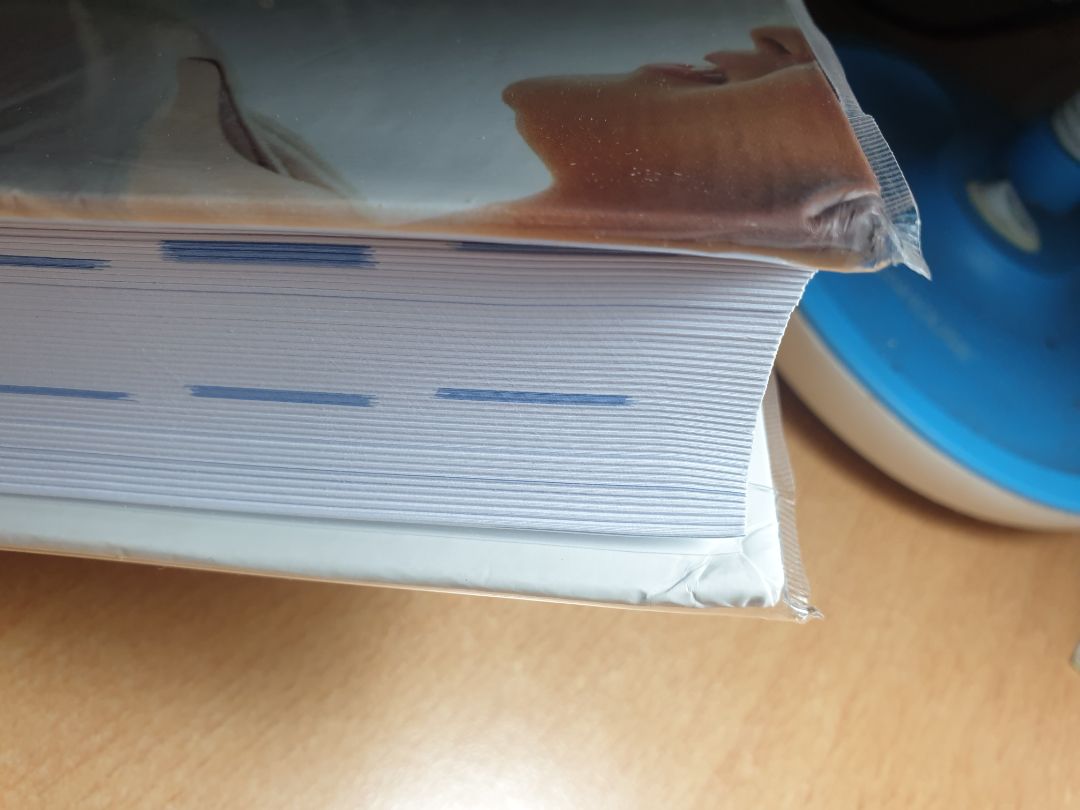 - Quăn góc, bìa trầy xước khi giao sách
- Sai lỗi chính tả quá nhiều (nhiều đến nỗi không chụp hết nổi)
- Thiếu chữ 
- Nội dung chung chung, không chi tiết 😢