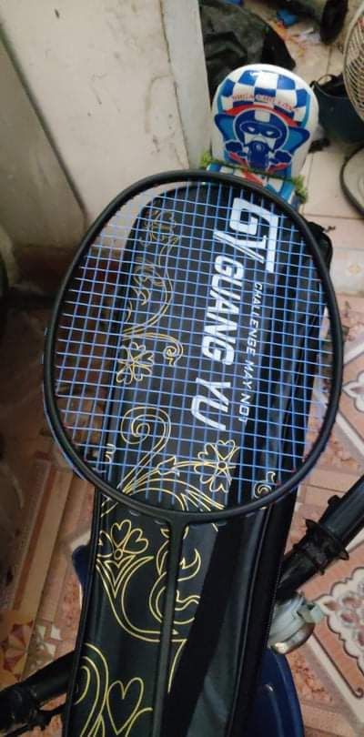 vợt nhẹ dùng được. nhưng vừa mua hôm trước. giá 550k. đến hôm sau thấy báo giá 422k là sao? vẫn thắc mắc