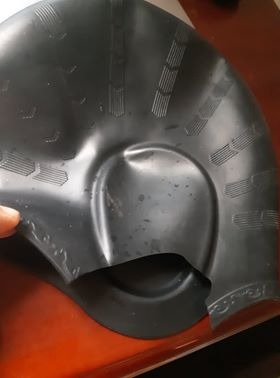 mới mua dùng lần đầu tiên kéo 1 phát đã bị rách mất. chất liệu khá mỏng. phần bịt tai cũng không tác dụng gì hơn loại không tai. Tiki giao hàng lâu. mới mua dùng lần đầu tiên kéo 1 phát đã bị rách mất. chất liệu khá mỏng. phần bịt tai cũng không tác dụng gì hơn loại không tai. Tiki giao hàng lâu.