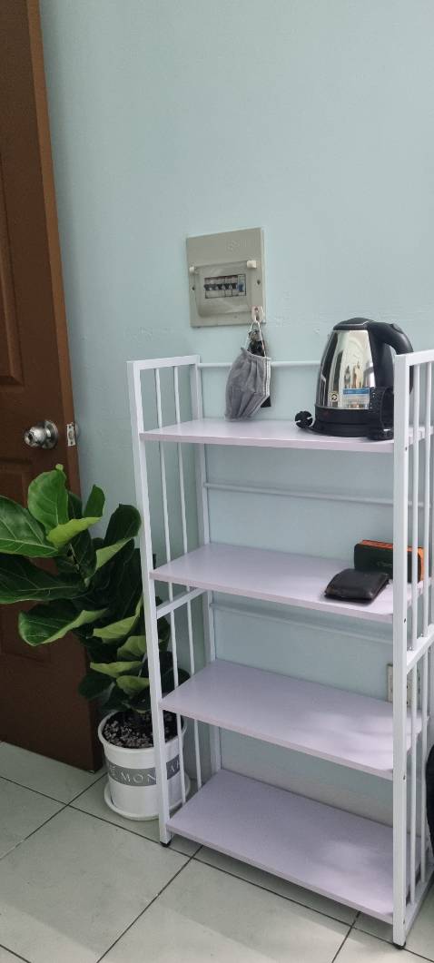 Về thẩm mỹ: Đẹp 9/10
Độ chắc chắn: khá ổn 8/10
Độ thiện: 6/10. Các đầu vít lồi lõm sau khi lắp.
Khá khó lắp đặt. Nữ mà mua về thì nên nhờ bạn nam lắp đặt giúp.