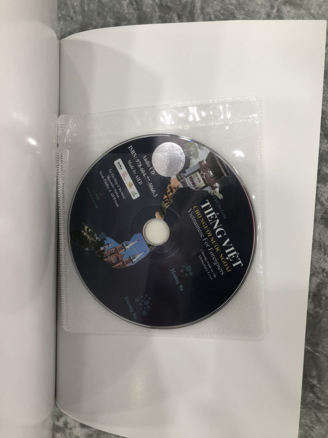 Sách hay rõ từng phần một, dễ học, dễ nhớ. chất lượng hình ảnh đẹp, sinh động. Giấy chất ko bị dễ bị thấm. Mình đang hóng quyển cấp độ tiếp theo. ủng hộ shop nhiều hơn nữa.